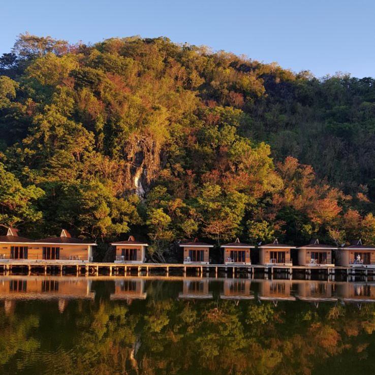 Tugawe Cove Resort Colongcocon Екстер'єр фото