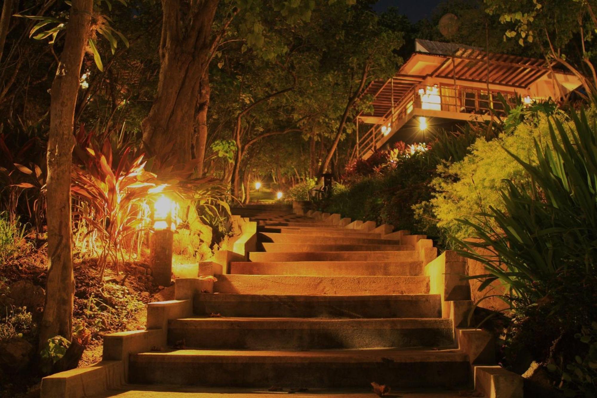 Tugawe Cove Resort Colongcocon Екстер'єр фото