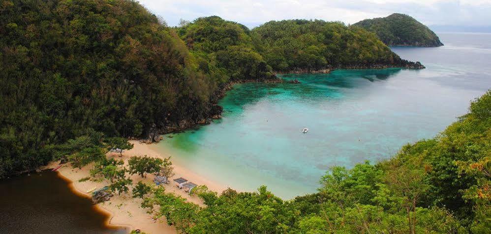 Tugawe Cove Resort Colongcocon Екстер'єр фото