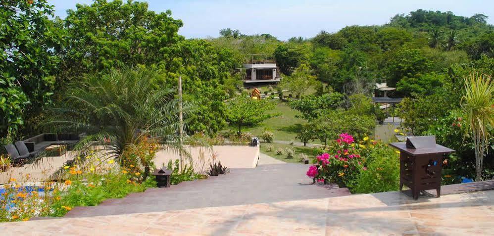 Tugawe Cove Resort Colongcocon Екстер'єр фото